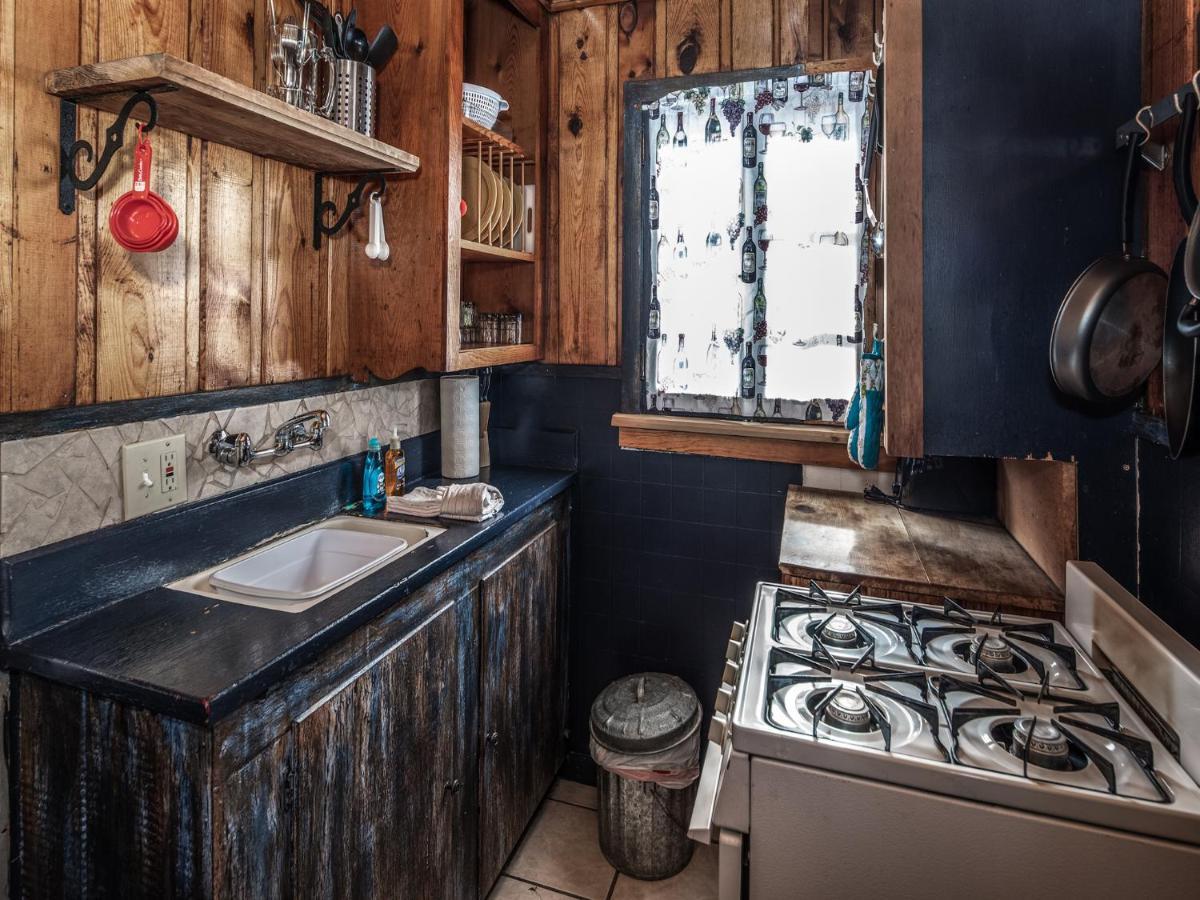 Apache Village 4, King Studio, Midtown, Sleeps 2 Ruidoso Exterior photo