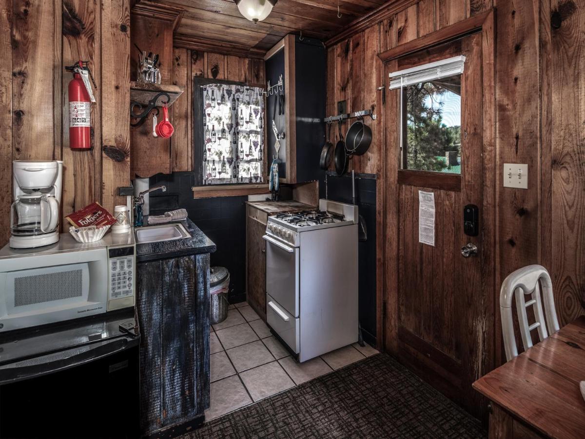 Apache Village 4, King Studio, Midtown, Sleeps 2 Ruidoso Exterior photo